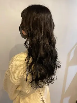 ロング カラー 安藤 佑衣のヘアスタイル
