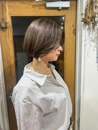 ショート 🐝 朝ラク・扱いや すいボブ／専門🐝のヘアスタイル
