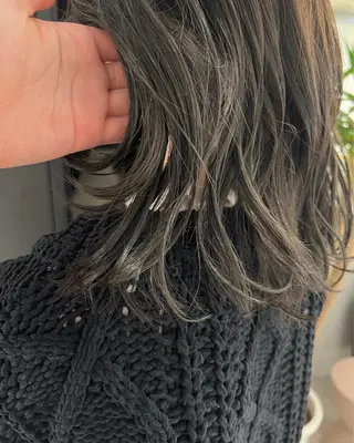 ミディアム カラー ヘアアレンジ 暗髪カラー🫐パーマ おくだりんかのヘアスタイル