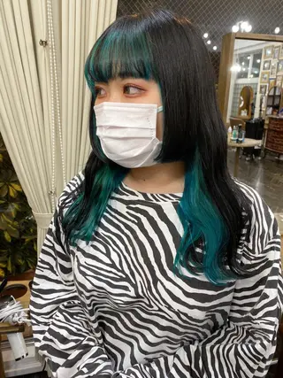 セミロング カラー モモカ/ハイトーン /バレイヤージュのヘアスタイル