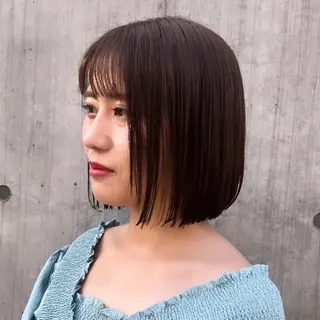 ショート カラー カジュアルを女っぽく 𝗮𝘆𝗮𝗰𝗼のヘアスタイル