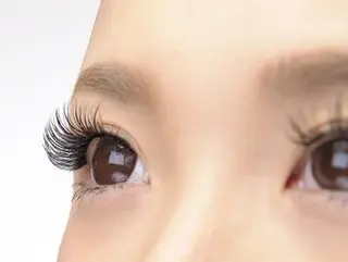 マツエク・マツパ RILUNA所属・【 RILUNA 】 三鷹のマツエク・マツパデザイン