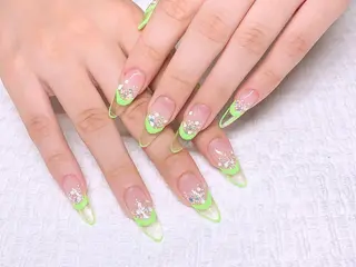 ネイル THECOLORS所属・近貞 莉奈のネイルデザイン