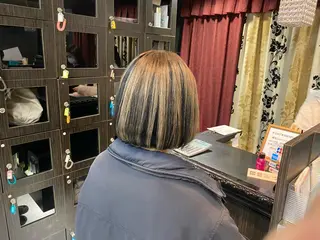 ショート カラー ホワイト系はお任せ /ブリーチ/店長岩崎のヘアスタイル