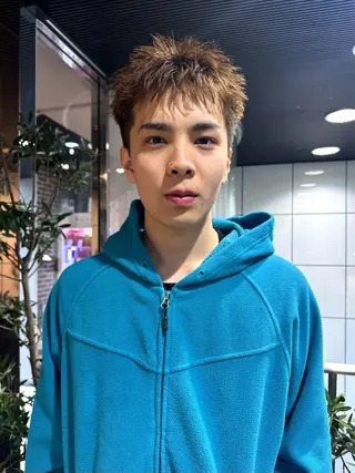 ショート カラー メンズ Rei/ 縮毛矯正/ ハイライトカラー募集のヘアスタイル