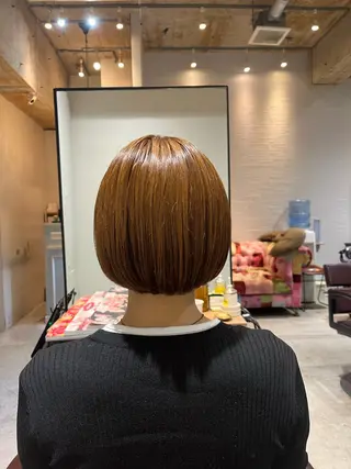 ショート tomoka 推しカラーのヘアスタイル