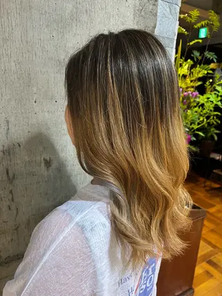 セミロング カラー 鈴木 りんのヘアスタイル