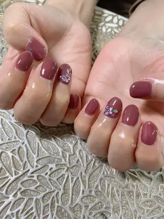 ネイル 艶々の美爪を〜 【リリアーナ】のネイルデザイン