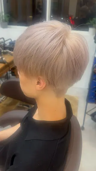 ショート カラー メンズ ❤️可愛いハイトーン を造る❤️AKIRAのヘアスタイル