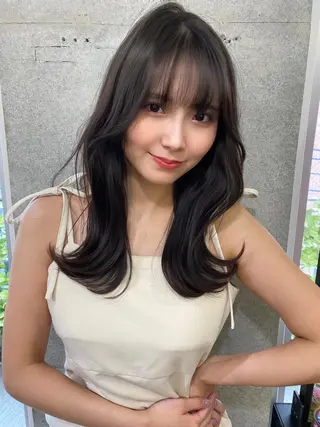 セミロング 大人可愛いレイヤー 大田のヘアスタイル