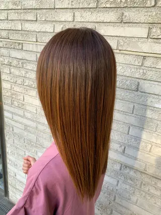 カラー Helena みなつのヘアスタイル