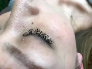 マツエク・マツパ 保子 祐里香のヘアスタイル