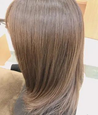 カラー ナカタケ ユウのヘアスタイル