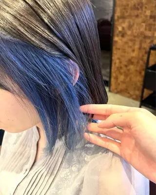 ショート カラー 岩谷 愛依のヘアスタイル