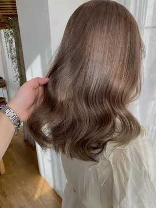 ミディアム カラー sio.nail&eyebrow salon shimokitazawa2号店所属・nailist mana𖤐´-のネイルデザイン