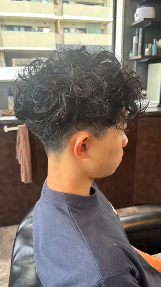 ショート メンズ 鼎一真ハイトーン/ パーマ/何でも屋さんのヘアスタイル