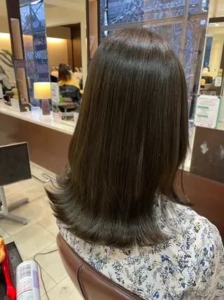 セミロング カラー 西中島/髪質改善/ 透明感/山川光子のヘアスタイル