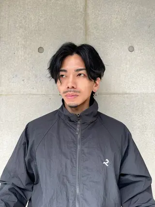 メンズ 表参道フェザーパーマ ニュアンスパーマのヘアスタイル