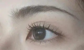 マツエク・マツパ TotalBeautysalonCURE所属・CURE 朱梨のネイルデザイン