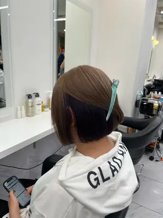 セミロング 寒色＆ブリーチ特化 寒色MiOのヘアスタイル