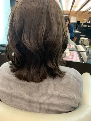 ミディアム Aya/四条烏丸/ インナーカラーのヘアスタイル