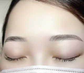 アイブロウ 安田 栞乃音のマツエク・マツパデザイン