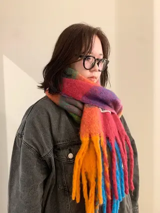 ミディアム カラー 落合希 Olivebeigeのヘアスタイル