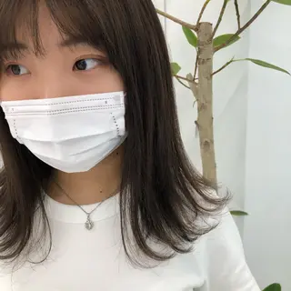 ミディアム カラー レイヤーカット 透明感カラーのヘアスタイル