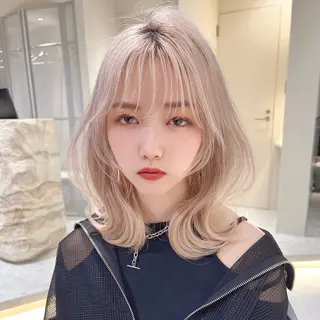 セミロング カラー Lond Le'a /ハイトーンカラーのヘアスタイル