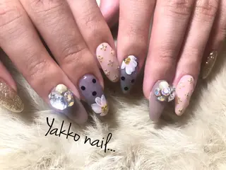 ネイル Yakko pas á pasのネイルデザイン