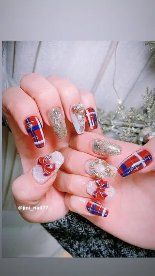 ネイル JINI NAIL所属・ジニ ネイルのネイルデザイン