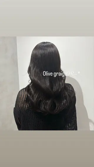 ロング カラー 𝑴𝒊𝒌𝒖💝 透明感モテカラーのヘアスタイル