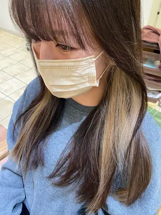 ロング カラー 斎藤 彩香のヘアスタイル
