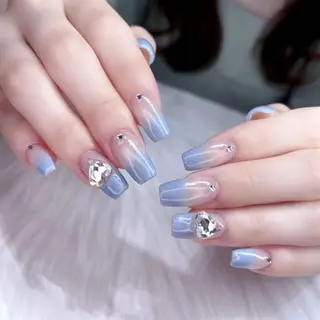 ネイル Queens テイのネイルデザイン