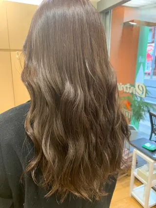 ロング 丸山 亜加理のヘアスタイル