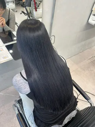 ロング IO イオリのヘアスタイル