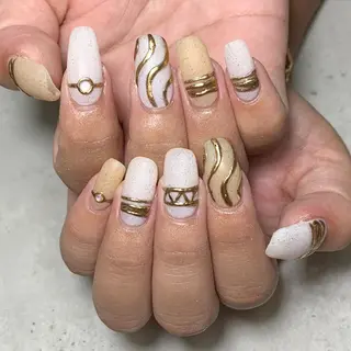 ネイル atelier　FIORITURA所属・FIORITURA aiのネイルデザイン