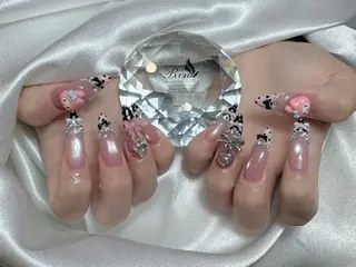 ネイル リサネイルサロン所属・リサ ネイルサロンのネイルデザイン