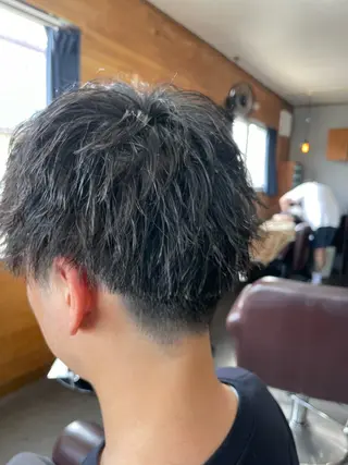ショート パーマ メンズ 小島 直哉のヘアスタイル