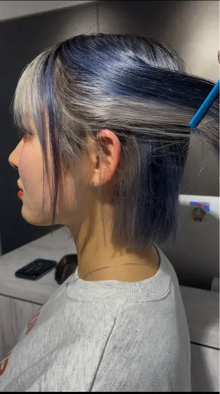 カラー ハイトーン YONIのヘアスタイル