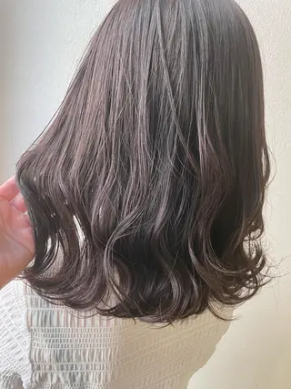 ミディアム カラー 沢田 瞳のヘアスタイル