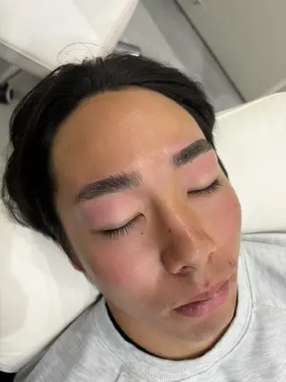 メンズ アイブロウ アイブロウサロン店長 🫧AMIの眉毛・アイブロウイメージ