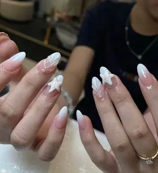 ネイル MQueen ネイルサロンのネイルデザイン