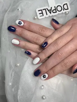 ネイル 長さ出し専門店 上野店サロンのネイルデザイン