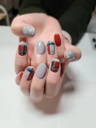 ネイル ビーケア自由が丘所属・えみ えみのネイルデザイン