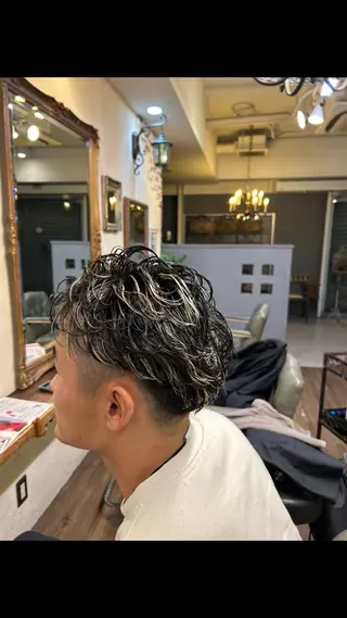 ショート カラー パーマ メンズ 川上 凌佑のヘアスタイル