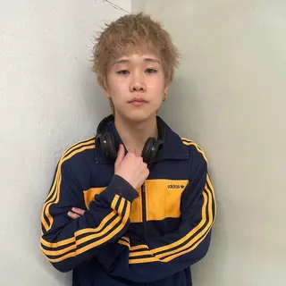 ショート カラー ブロンド／ブリーチ 【SITY.】のヘアスタイル