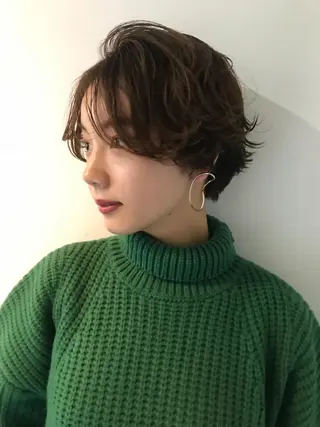 ショート pole/apartment所属・💓パーマ，💗 レイヤーカットのヘアスタイル