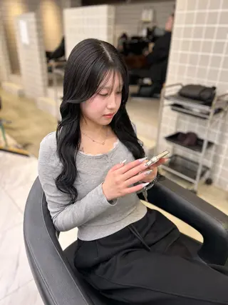 ロング カラー パーマ ヘアアレンジ メンズ キッズ 🦋韓国レイヤー｜ 透明感グレージュ🦋のヘアスタイル