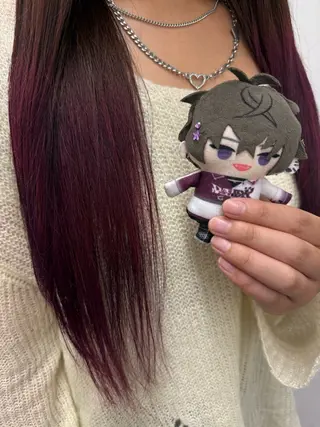 セミロング カラー SALOWIN池袋East店3F所属・インナーカラー 推し ブリーチ  髪質改善のヘアスタイル